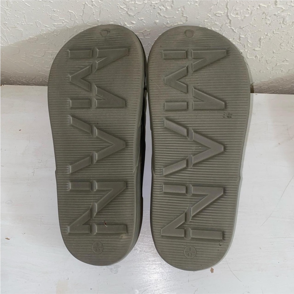 BOOHOOMAN Slides